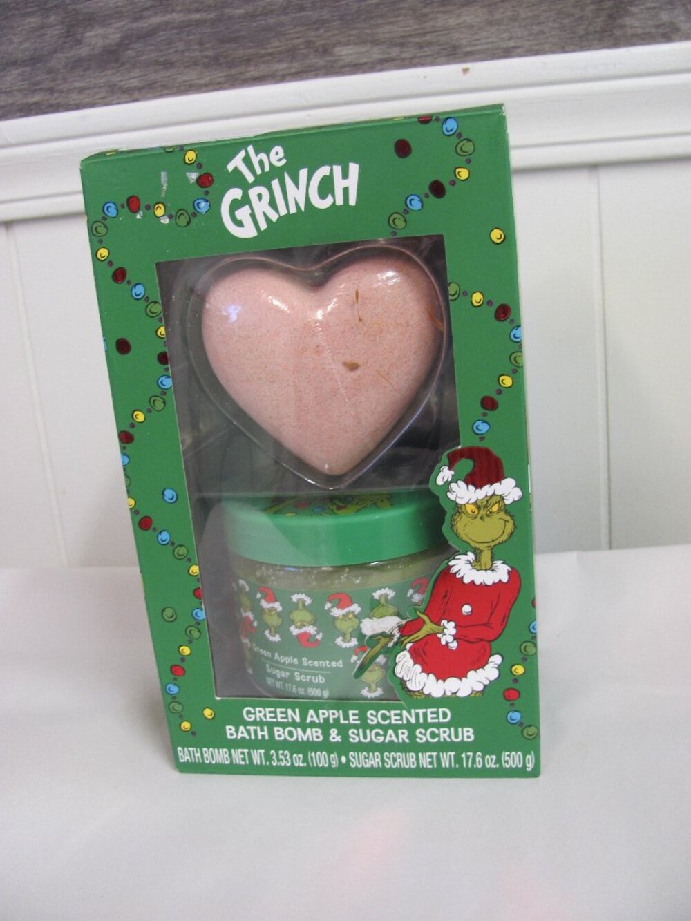 THE GRINCH GREEN APPLE BATH BOMB & SUGAR SCRUB‎  NIB